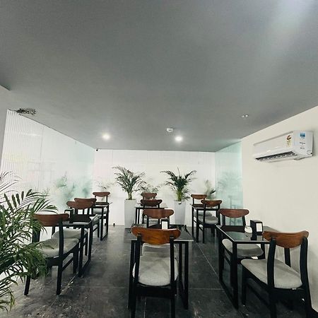 Bedchambers Serviced Apartment, Golf Course, Gurgáon Kültér fotó