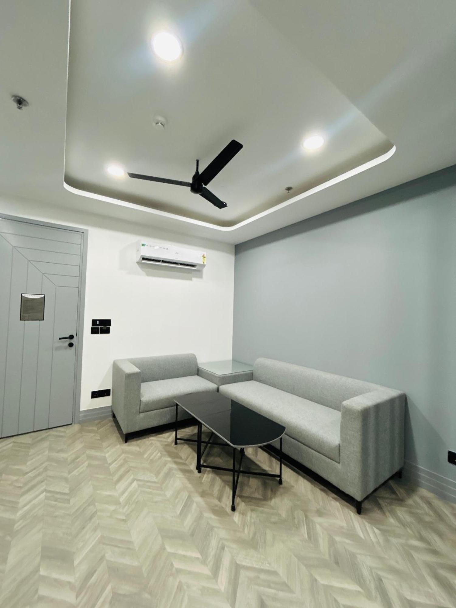Bedchambers Serviced Apartment, Golf Course, Gurgáon Kültér fotó