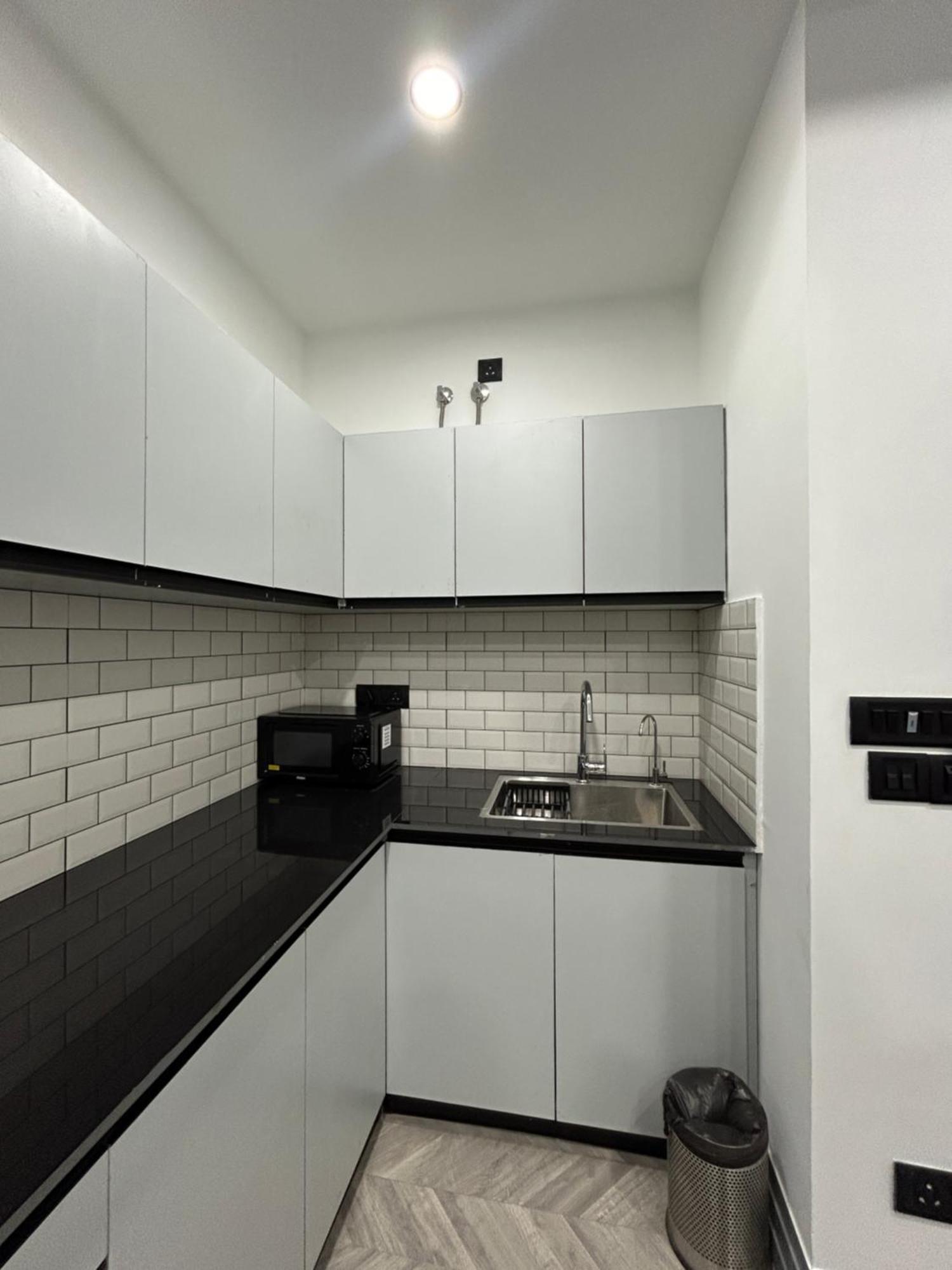 Bedchambers Serviced Apartment, Golf Course, Gurgáon Kültér fotó