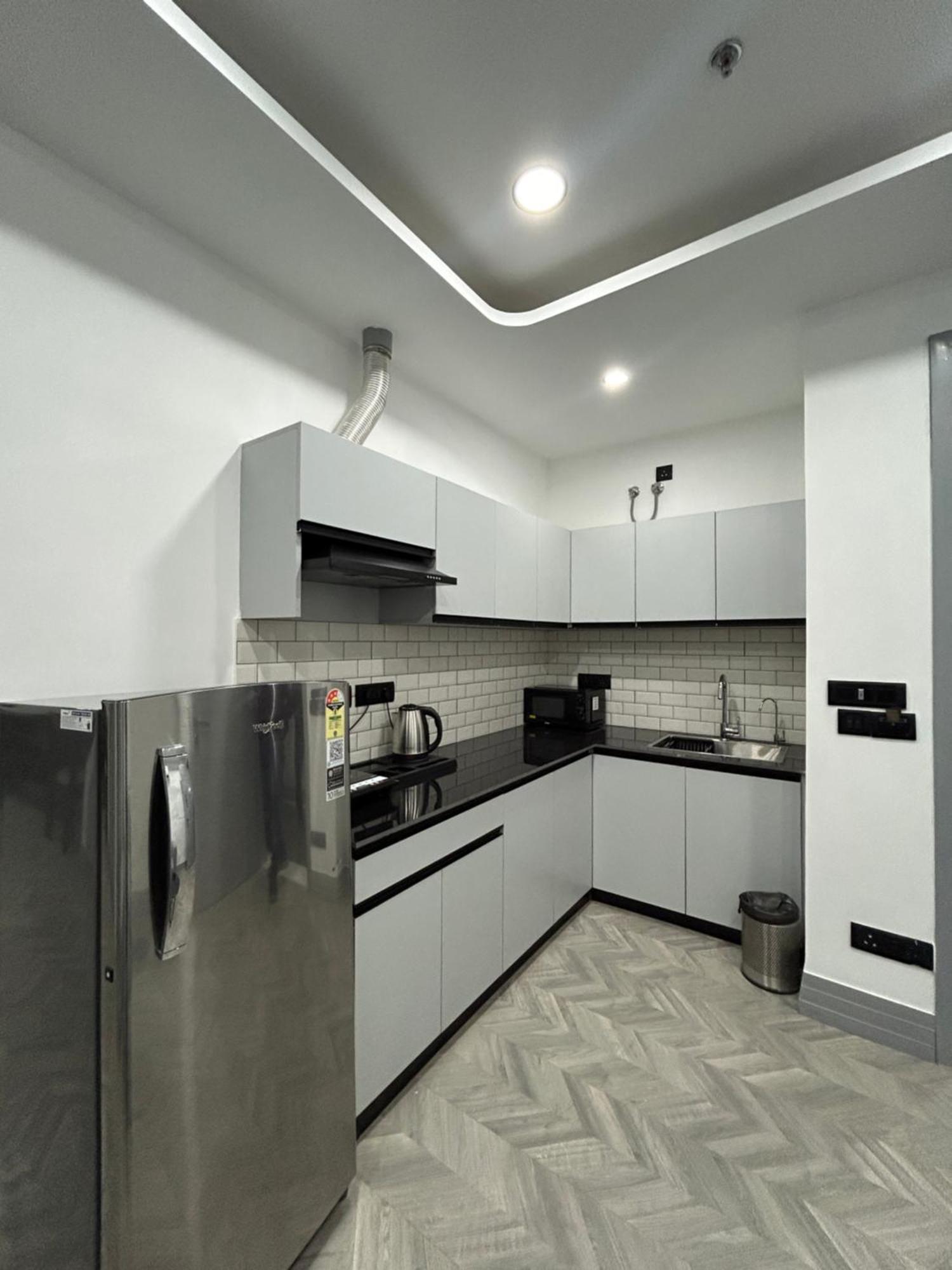 Bedchambers Serviced Apartment, Golf Course, Gurgáon Kültér fotó