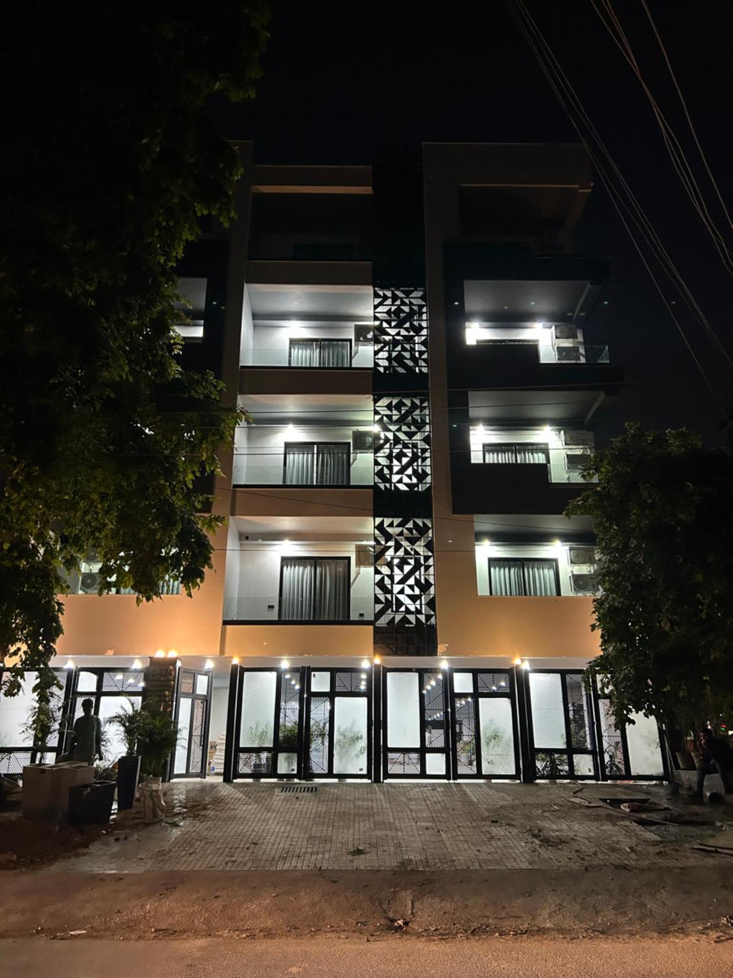 Bedchambers Serviced Apartment, Golf Course, Gurgáon Kültér fotó