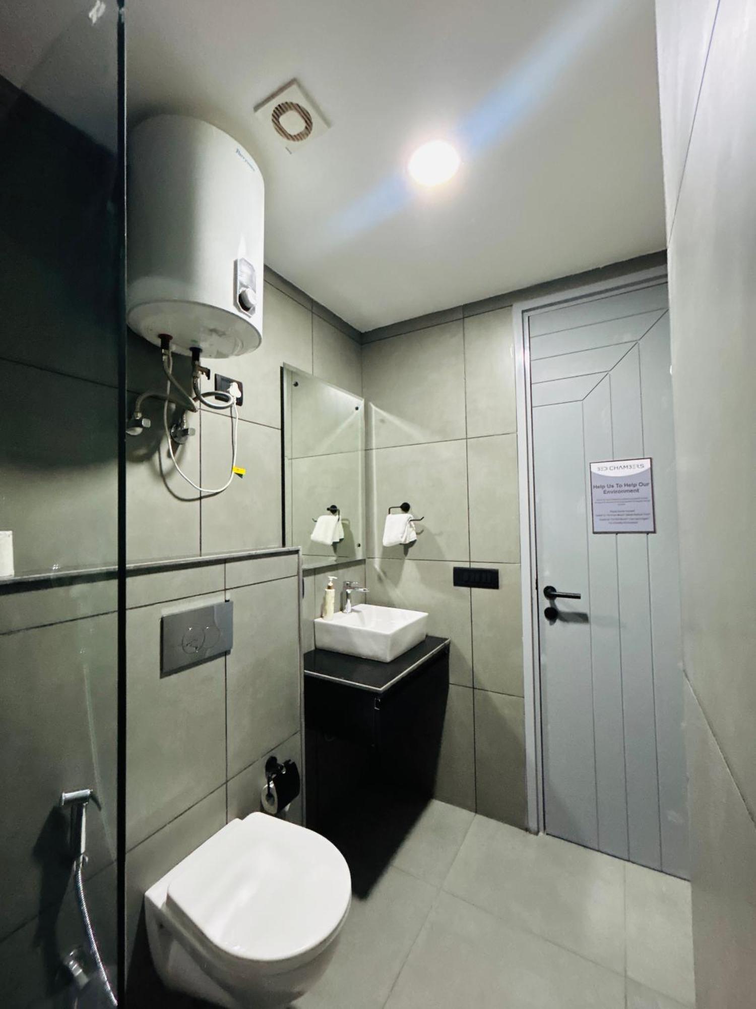 Bedchambers Serviced Apartment, Golf Course, Gurgáon Kültér fotó