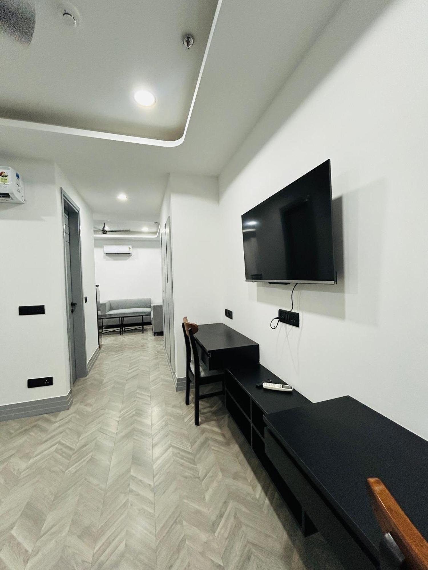 Bedchambers Serviced Apartment, Golf Course, Gurgáon Kültér fotó