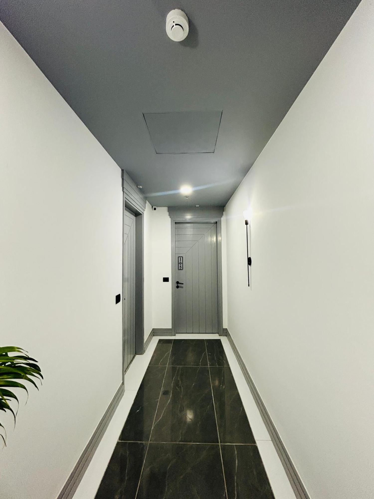 Bedchambers Serviced Apartment, Golf Course, Gurgáon Kültér fotó